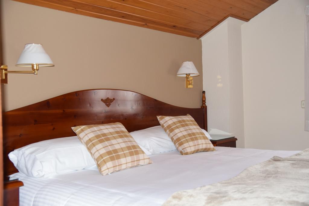 Hotel Roca Alp Exterior photo